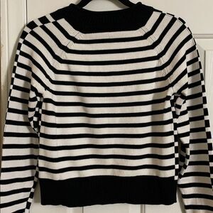 COPY - Banana Republic sweater Blk/White stripes sweater